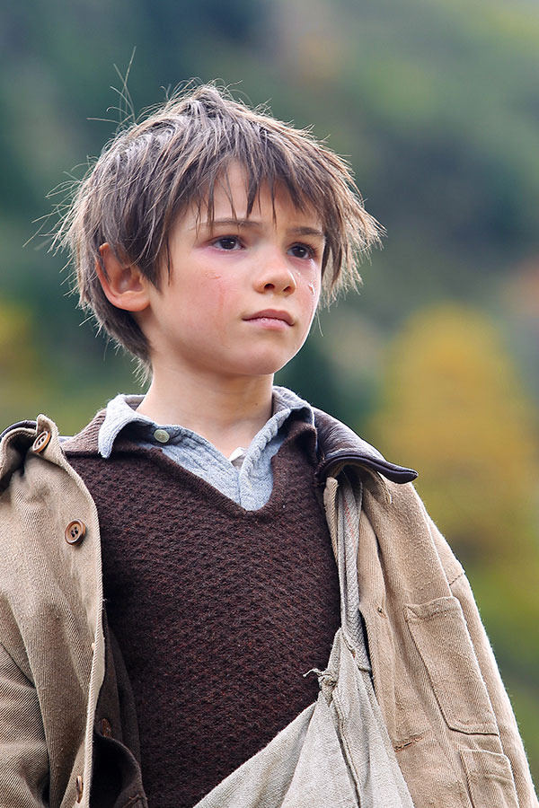 『ベル＆セバスチャン』(c)2013 RADAR FILMS EPITHETE FILMS GAUMONT M6 FILMS ROHNE-ALPES CINEMA