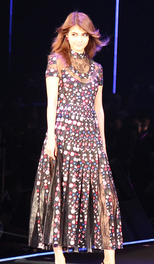 マギー「第21回 東京ガールズコレクション 2015 AUTUMN/WINTER」開幕-(C)TOKYO GIRLS COLLECTION　2015 A／W