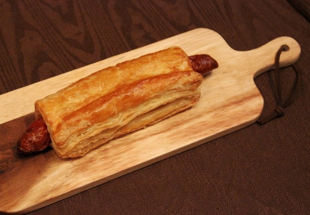 惣菜パイ（あらびきソーセージロール／日本オリジナルメニュー）