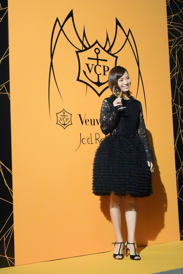 市川由衣／シャンパンラウンジ「ヴーヴ・クリコ×ジョエル・ロブション ポップアップラウンジ」オープニングイベント　photo：阿部哲也