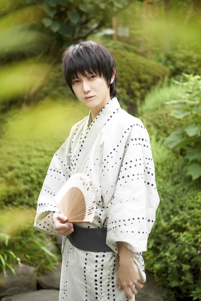 本郷奏多カレンダー2016／（C）東京ニュース通信社