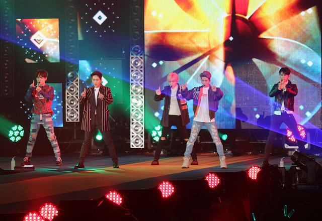 SHINee- (C) GIrlsAward 2015 AUTUMN／WINTER