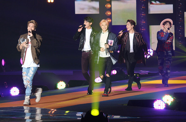 SHINee- (C) GIrlsAward 2015 AUTUMN／WINTER