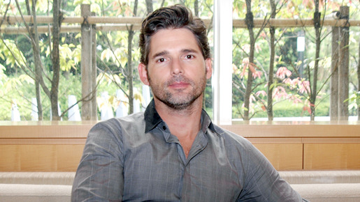 この佇まいからは想像もできない悪役っぷりを見せる