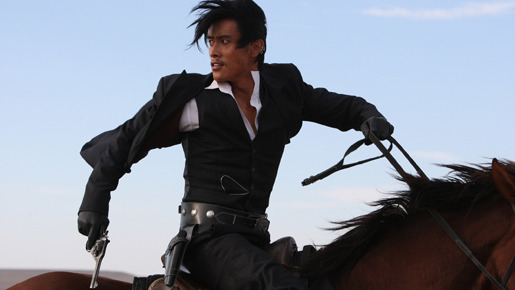 『グッド バッド ウィアード』 -(C) CJ ENTERTAINMENT INC. & BARUNSON CO.,LTD ALL RIGHTS RESERVED.