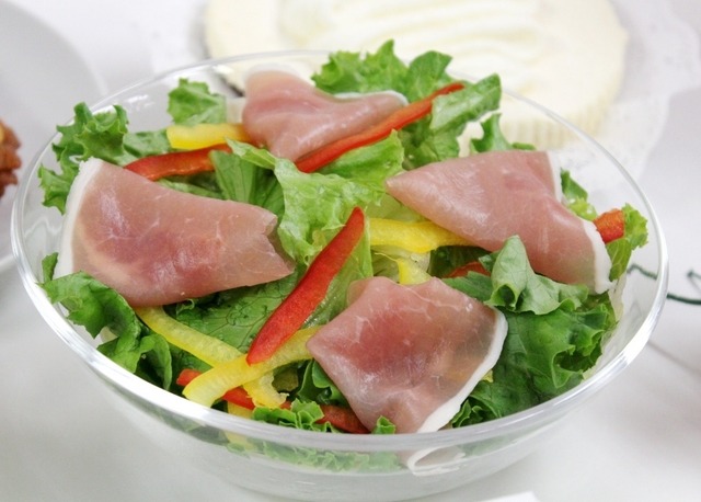 「パーティバーレル デラックス」のデラックスサラダ