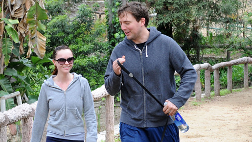 2人並んで歩く姿が微笑ましかったのだが…　-(C) Splash/AFLO