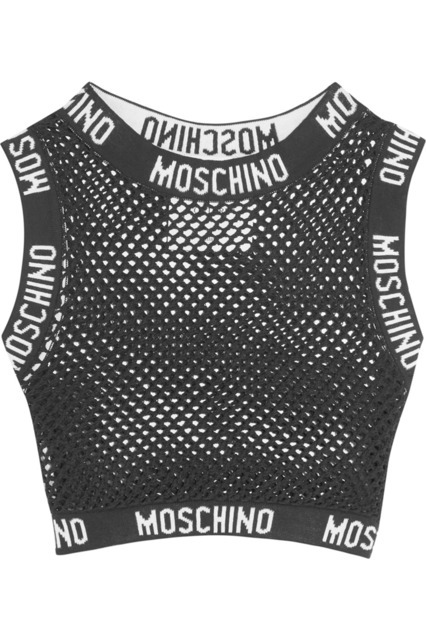 モスキーノがレディトゥウェアコレクションのエクスクルーシブなアイテム8点を身につけた2種類のモスキーノバービードールを発売