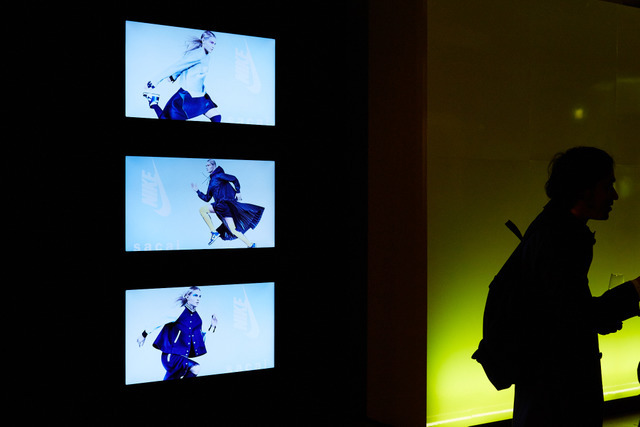 ナイキ ラボ×sacaiの2015 Fall＆ホリデーがローンチ。静と動の美しさをダンスで表現