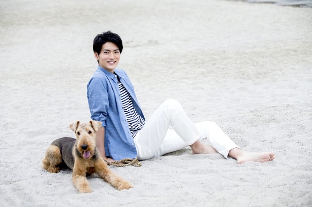 山本涼介、初のカレンダー発売