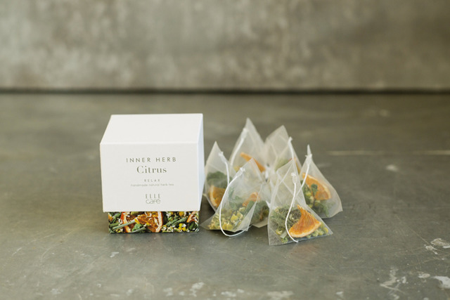 カモミールやオレンジなどをブレンドした「シトラス」