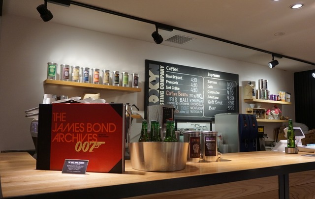 阪急メンズ東京の007公開記念イベント。映画をモチーフにした期間限定「Heineken BAR」。