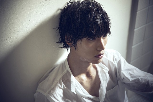 「福士蒼汰　メイキングDVD付卓上カレンダー　2016.4‐2017.3（仮）」／（C）東京ニュース通信社 Photo by Hayato Araki