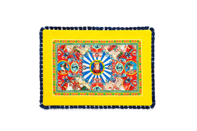 プレイスマット 1万9,000万円／ドルチェ＆ガッバーナ