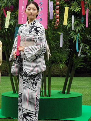 浴衣姿があでやか