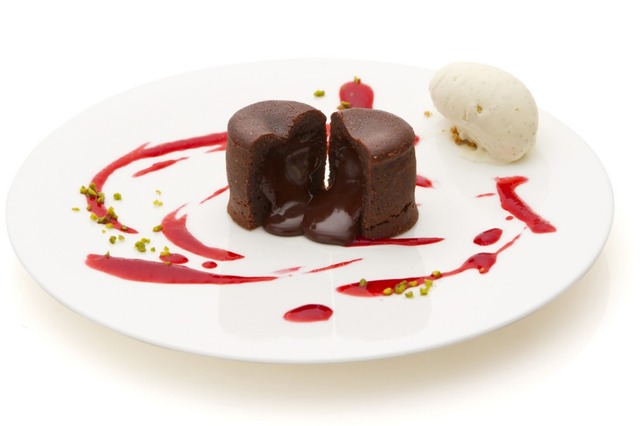 「デセール モエルー ショコラ」 1個 800円。※サロン（イートイン）のみの販売