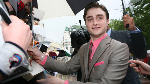 雨の中でもファンの熱狂は冷めず