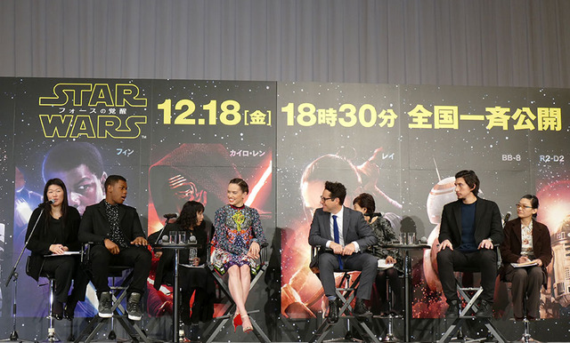ジョン・ボイエガ、デイジー・リドリー、J.J.エイブラムス監督、アダム・ドライバー／『スター・ウォーズ／フォースの覚醒』来日記者会見