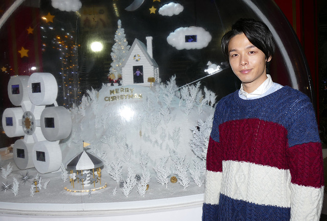 中村倫也／「映画『星ガ丘ワンダーランド』×SUPER Xmas MARKET　スペシャルライブペイント by STOMACHACHE.」