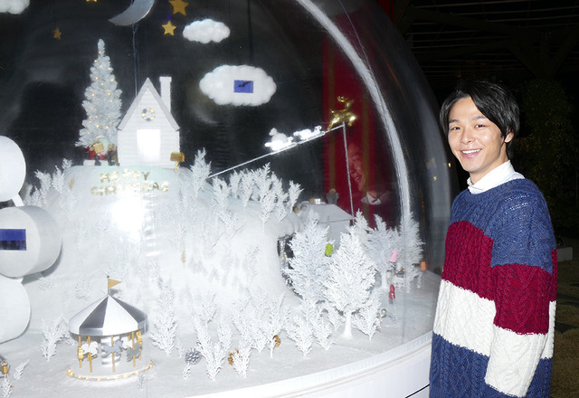 中村倫也／「映画『星ガ丘ワンダーランド』×SUPER Xmas MARKET　スペシャルライブペイント by STOMACHACHE.」