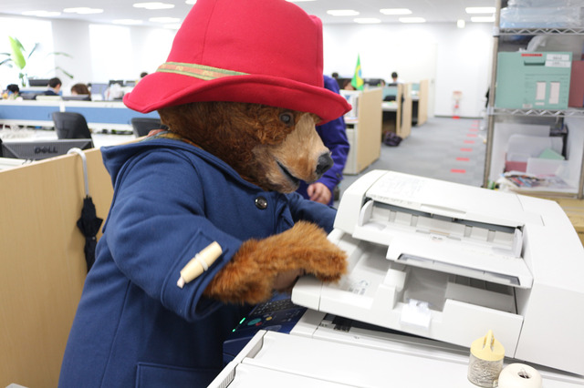 シネマカフェ編集部に訪問したパディントン