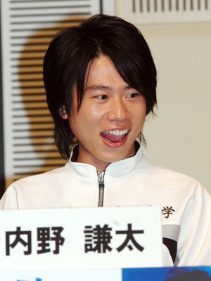 雑学王“キング”に扮した内野謙太