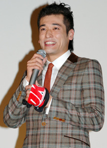 会場は「おめでとう！」と祝福の嵐