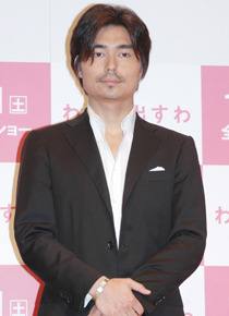 同級生の一人、満役の小澤征悦