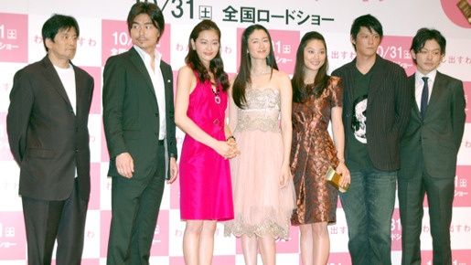 監督と、マヤとその同級生たちがズラリ