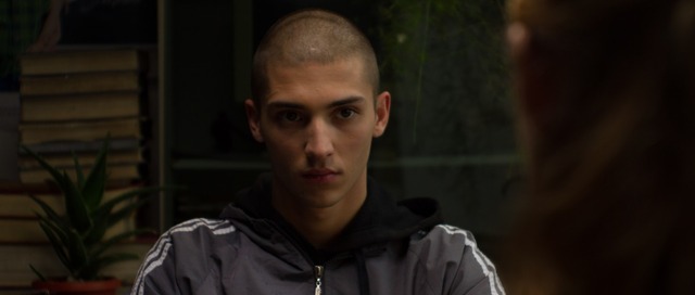 『バーバリアンズ　セルビアの若きまなざし』