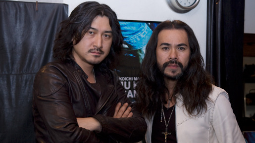 『イサム・カタヤマ＝アルチザナル・ライフ』　牧野耕一監督（左）、片山勇（右）