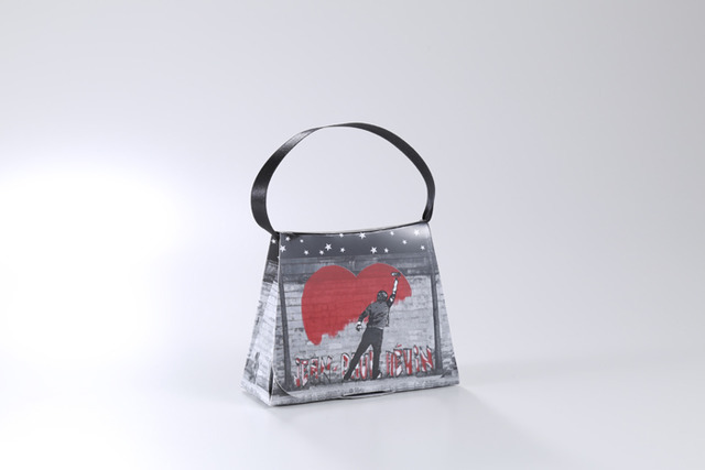 「サック バゲット パレ ストリート アート」