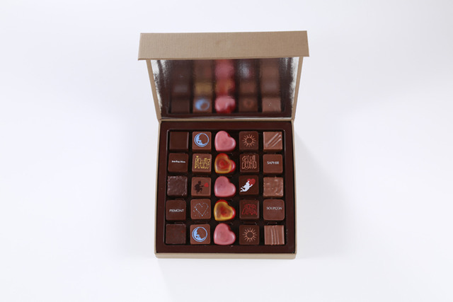 「ボワットゥ カレ マニエティック 25個入」