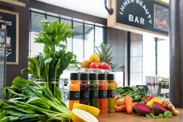 「john masters organics TOKYO」にてグリーンスムージーブームの火付け役「シャリマ・ドゥ・ラ・テフテフ」監修の3種のスムージーを提供