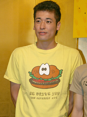 新婚ホヤホヤのジャンボ役・佐藤隆太