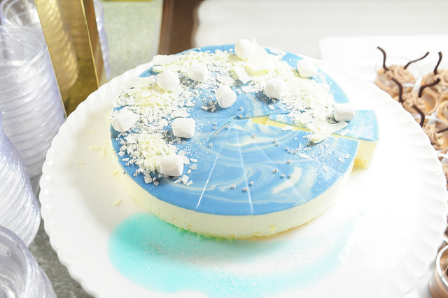 スペシャルブッフェ／『アナと雪の女王／エルサのサプライズ』モチーフのメニュー