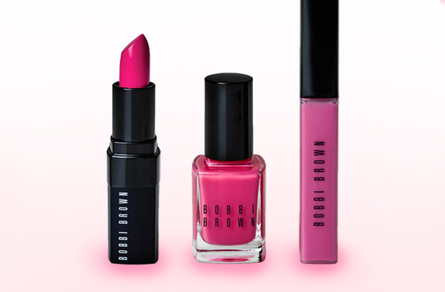 リッチ リップ カラー イビザ ピンク 3,600円（限定品）、ネイル ポリッシュ ピンクピオニー 2,000円（限定品）、リップグロス ピンクリリー 3,100円（限定品）／全てボビイ ブラウン