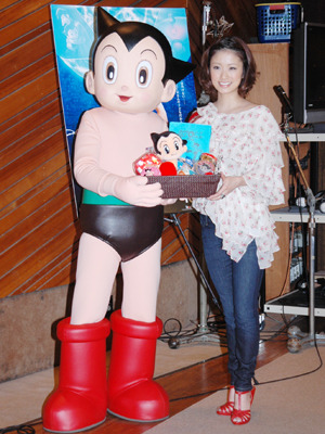 巨大アトムに驚愕！