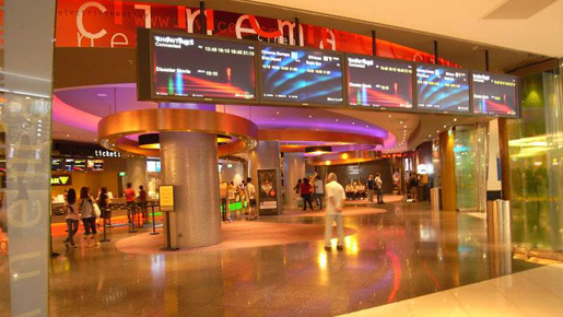 15のスクリーンを持つシンガポールの新シネコン　photo：ishiko