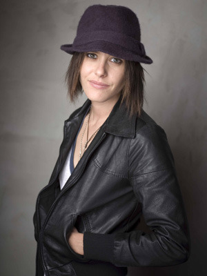 帽子を目深に被る姿が印象的 -(C) 2009 Metro-Goldwyn-Mayer Studios Inc. All Rights Reserved. 