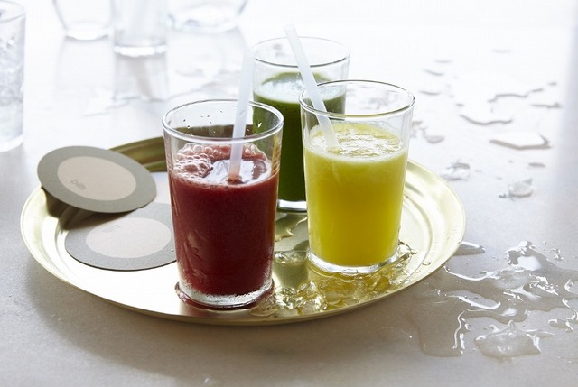 写真奥「bills　グリーンズ」、写真手前左「bills ビーツ」、写真て前右「bills サンシャインイミュニティ」 - (C) Petrina Tinslay