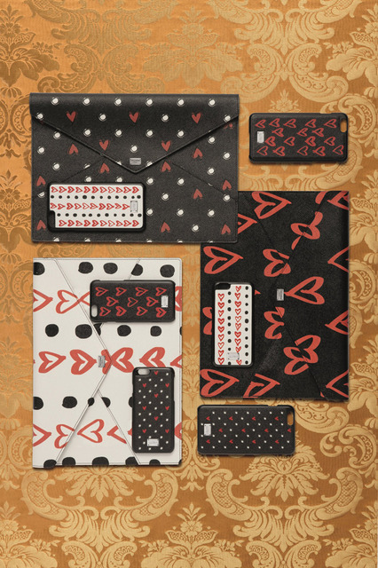 ドキュメントケース 8万3,000円、iPhone 6 ケース 1万7,000円、iPhone 6 Plus ケース 1万9,000円／ドルチェ＆ガッバーナ