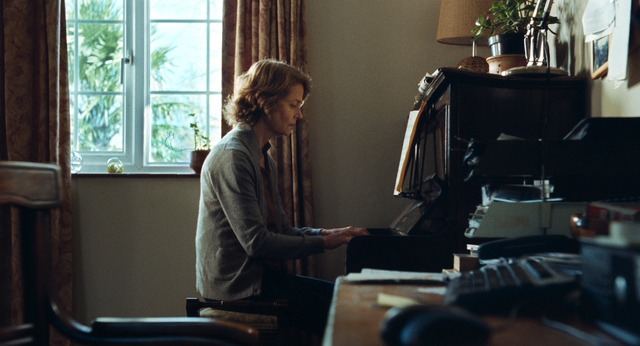 『さざなみ』　（C）The Bureau Film Company Limited, Channel Four Television Corporation and The British Film Institute 2014