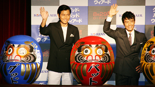 最後までファンに笑顔で応えるふたり