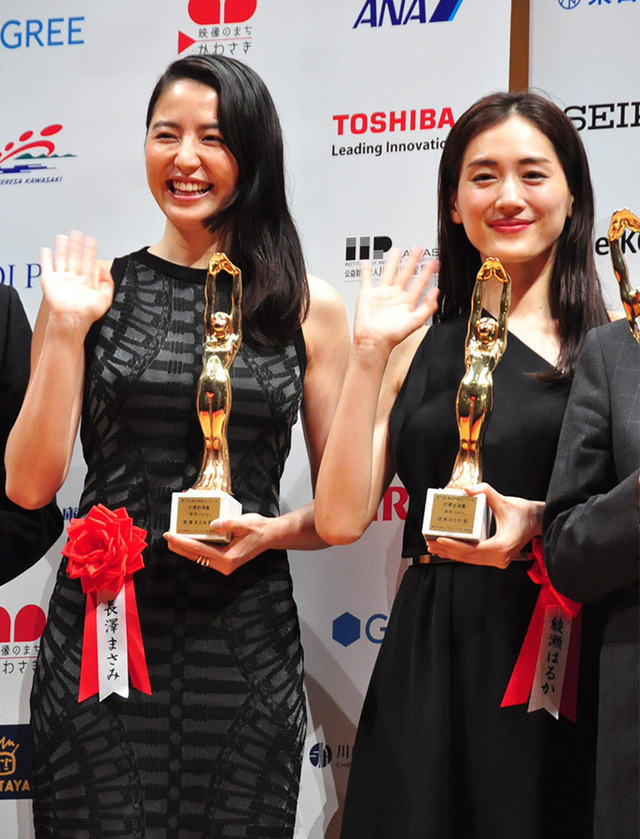 長澤まさみ、綾瀬はるか／第70回毎日映画コンクール表彰式