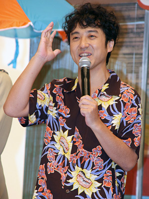 自称“中間管理職”で一同を盛り上げるムロさん