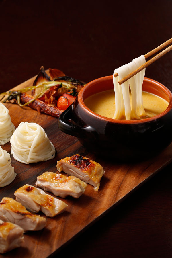 「シェフ特製　究極の稲庭フレンチカレーうどん」／東京ミッドタウン「GRILL&WINE GENIE’S TOKYO」