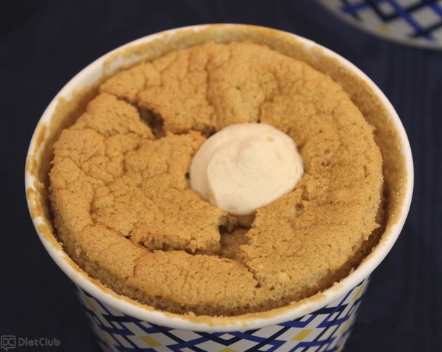 期間限定の「ザ・キャラメルカプチーノシフォン with キャラメルクリーム」