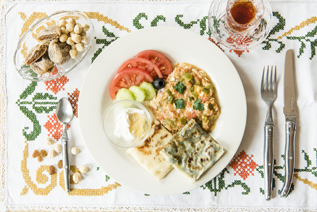 ワールド・ブレックファスト・オールデイが“トルコの朝ごはん”（1,500円）を提供