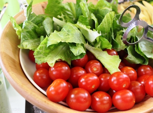 「サラダスタンド」コーナーに用意されていた野菜